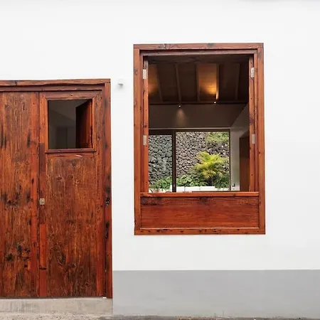 Casa Historica Con Diseno Moderno En Garachico (Tenerife)